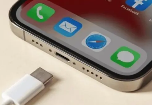 桂东苹果15维修分享iPhone15改USB-C接口后能和安卓用户互借充电器吗